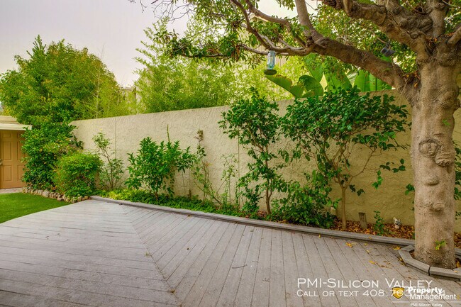 Building Photo - 520 S Cascade Terrace