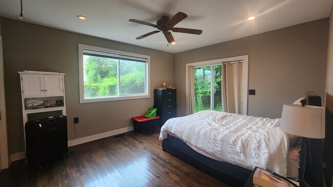 Building Photo - 207 Highland Ave