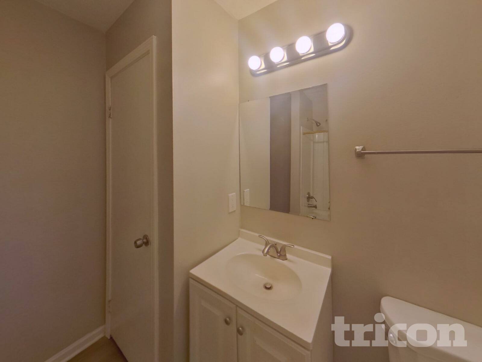 Building Photo - 4110 Jeffrey Dr SW