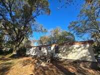 Building Photo - 824 Rembrandt Dr