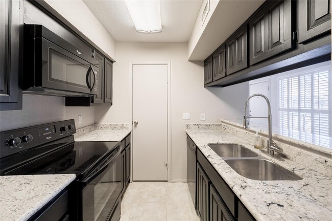 Building Photo - 3200 S Gessner Rd