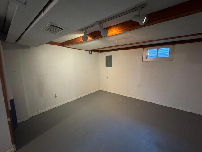 Building Photo - 255 N Michigan St