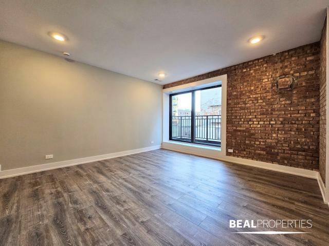 Building Photo - 2 bedroom in CHICAGO IL 60610