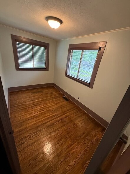Building Photo - 411 Knarr St