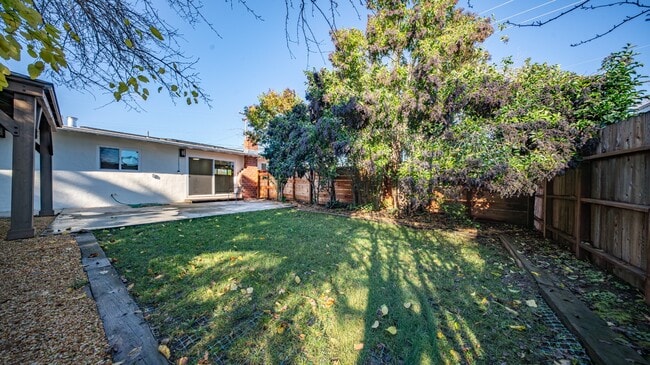 Building Photo - 5 Ormond Ct