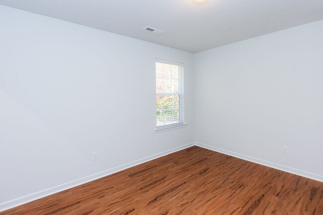 Building Photo - Amazing 4 bedrooms, 2.5 baths 2-story home in Clemmons w/ 2 car garage/fenced in backyard