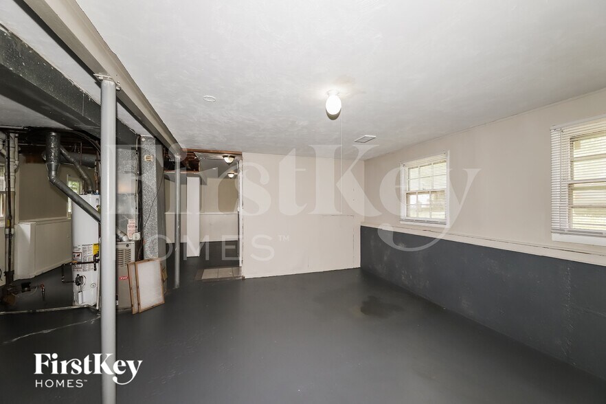 Building Photo - 306 Marilyn Ave