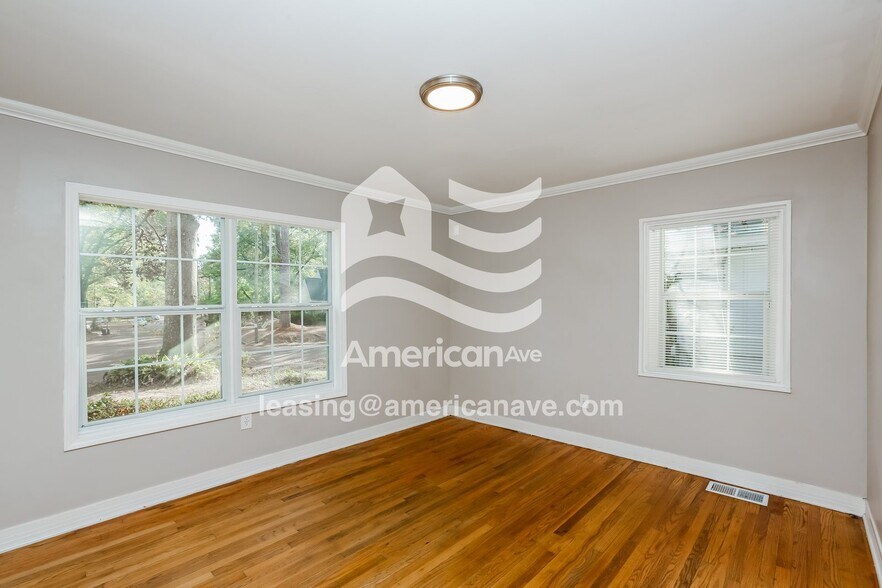 Building Photo - 514 Naples Rd