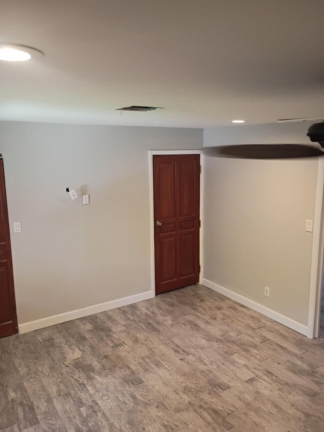 Building Photo - 3071 SW 45th St