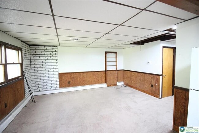 Building Photo - 331 Valley View Dr