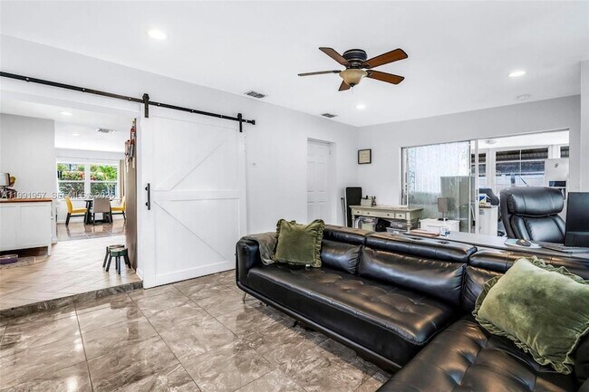 Building Photo - 7211 NW 76th St