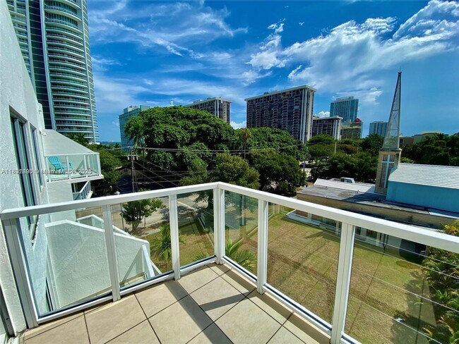 Building Photo - 1650 Brickell Ave
