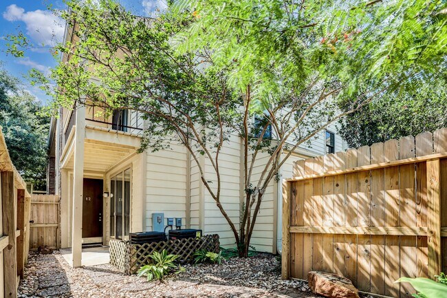 Building Photo - 1881 Bering Dr