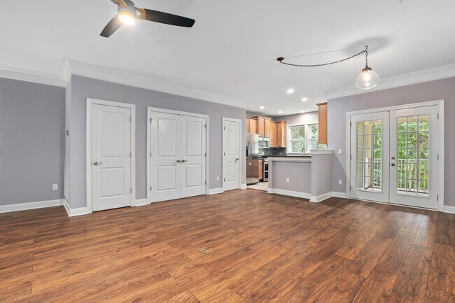 Building Photo - 1201 Dingle Rd