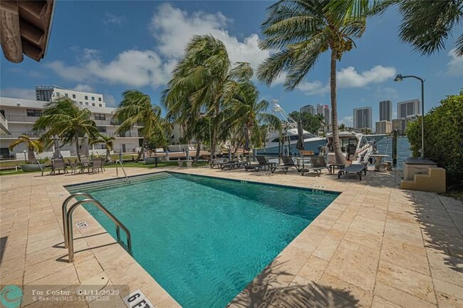 Building Photo - 468 Golden Isles Dr