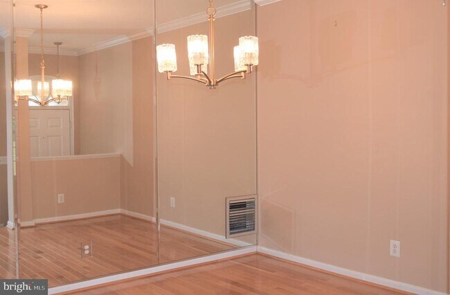 Building Photo - 8933 Royal Astor Way