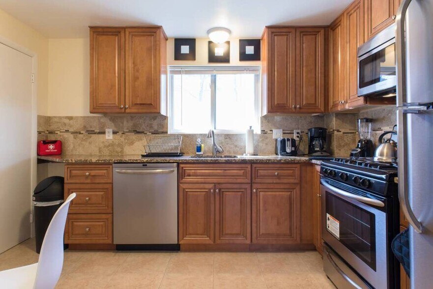 Building Photo - 37 Oxford Cir