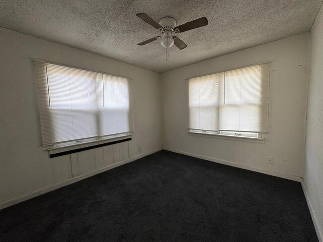 Building Photo - 930 18th St