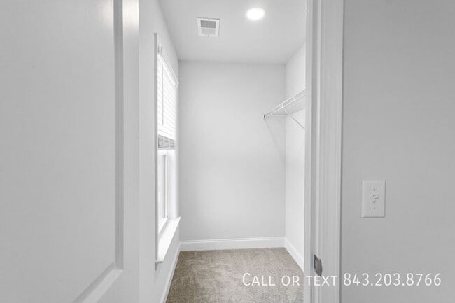 Building Photo - 319 Green Fern Dr