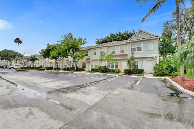 Building Photo - 16607 Hemingway Dr
