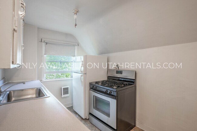 Building Photo - 167 N 100 E