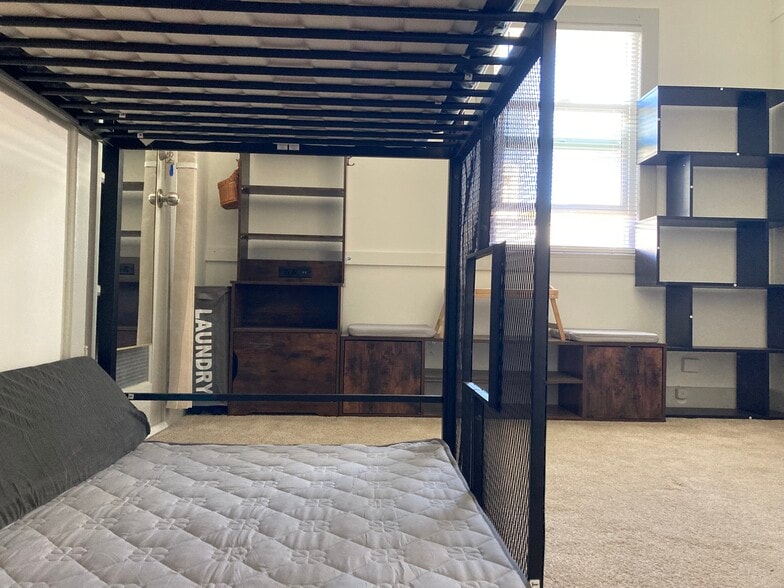 Building Photo - 3421 Belmont Ave