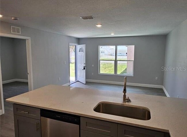 Building Photo - 100 E St