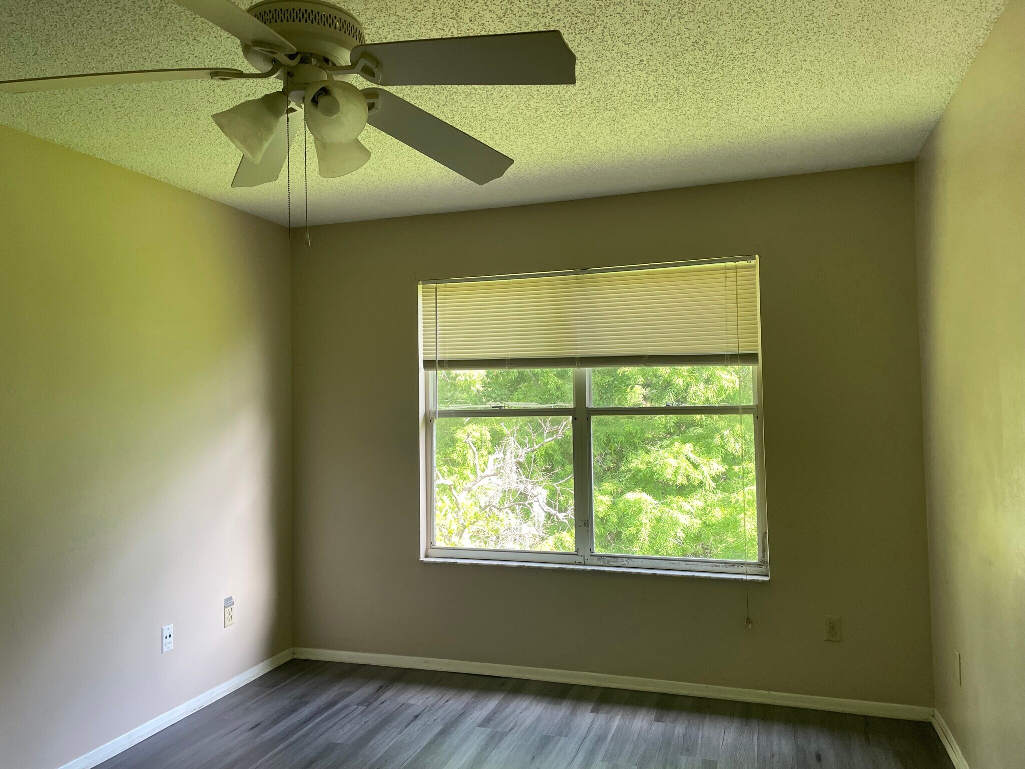 View to the lake - 2208 Northlake Dr