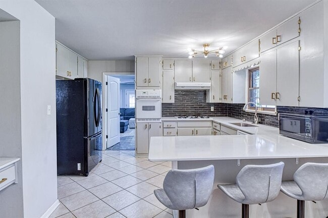 Building Photo - 1221 Cruce St