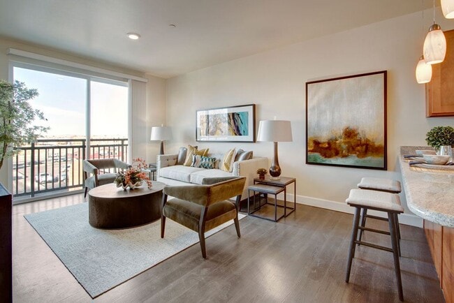 Building Photo - The Ritz Classic