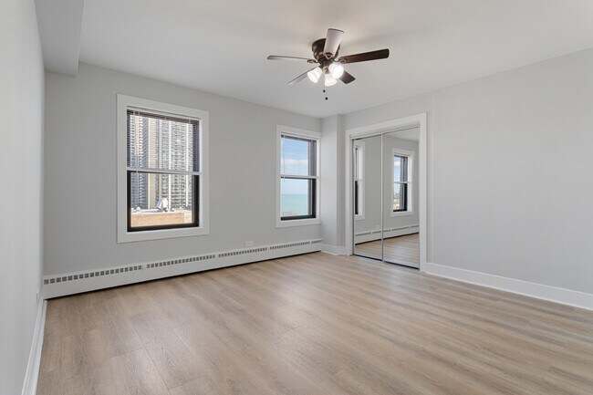Building Photo - 5858 N Sheridan Rd