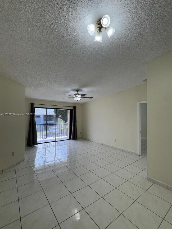 Building Photo - 9707 Hammocks Blvd
