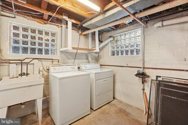 Building Photo - 5008 44th St NW