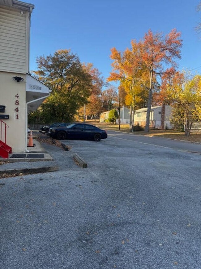 Building Photo - 4835 Indian Ln