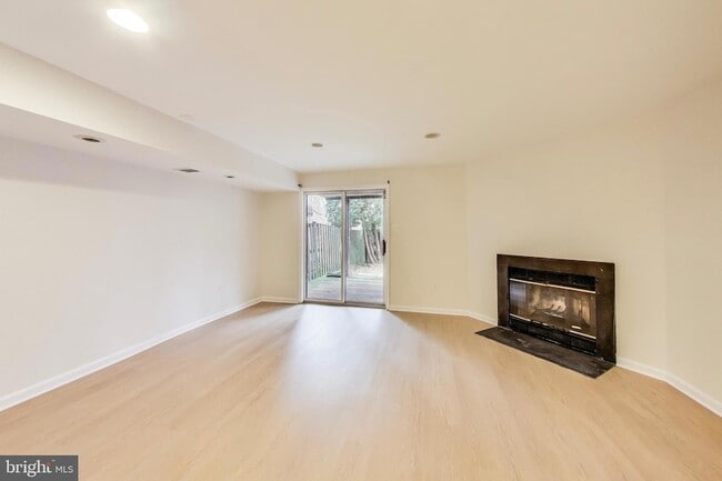 Building Photo - 20488 Summersong Ln