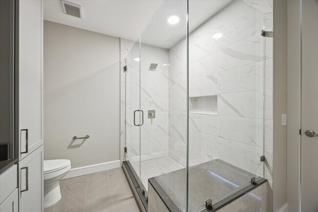 Building Photo - 9757 Katy Fwy