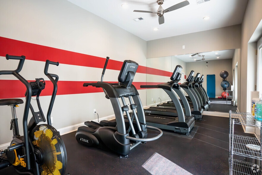 Fitness Center - Grove at Six Hundred
