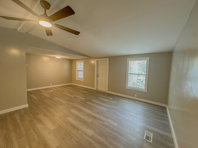 Building Photo - 5018 Banksly Cir