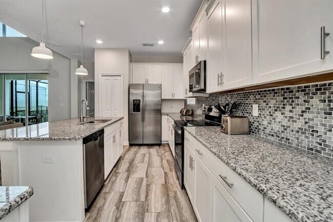 Building Photo - 4769 Kings Castle Cir