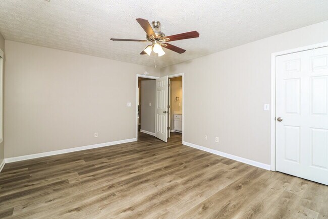 Building Photo - 252 Hillcrest Ridge