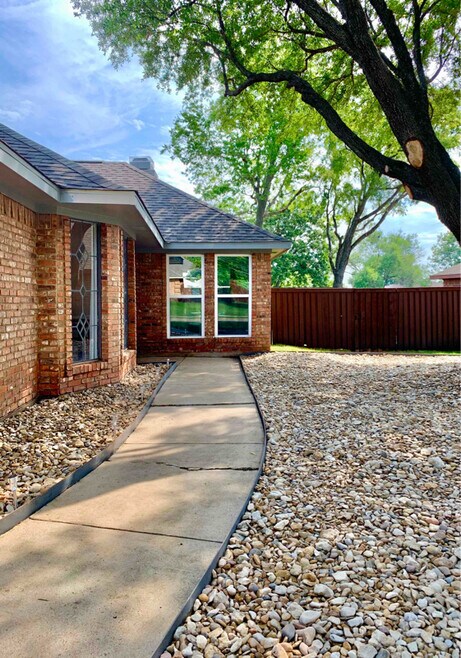 Building Photo - 3008 Osceola Dr