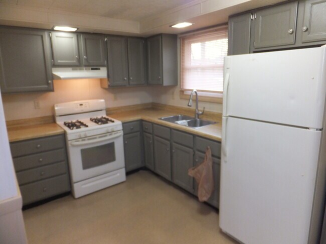 Kitchen - 2302 East Jefferson Street