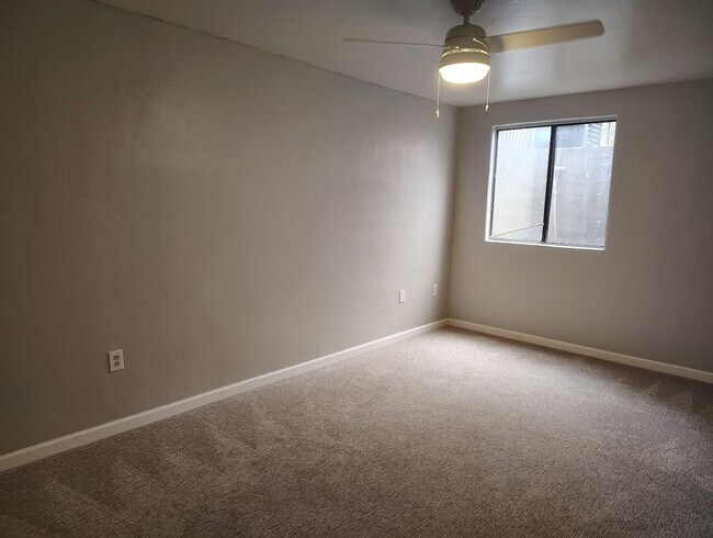 Building Photo - 9047 N Sanguine Dr