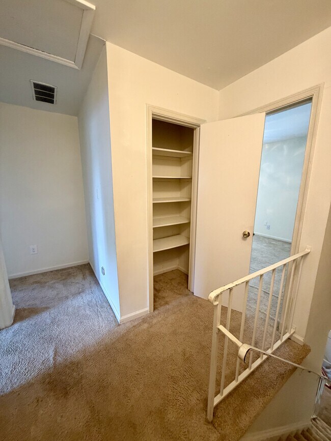 Building Photo - 305 W Cadbury Dr
