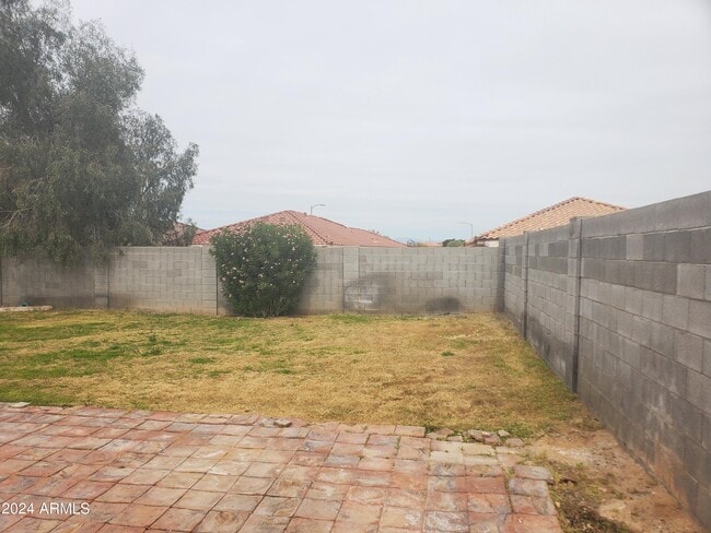 Building Photo - 10518 W Foothill Dr