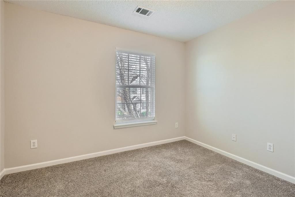 Building Photo - 707 Breeze Ln