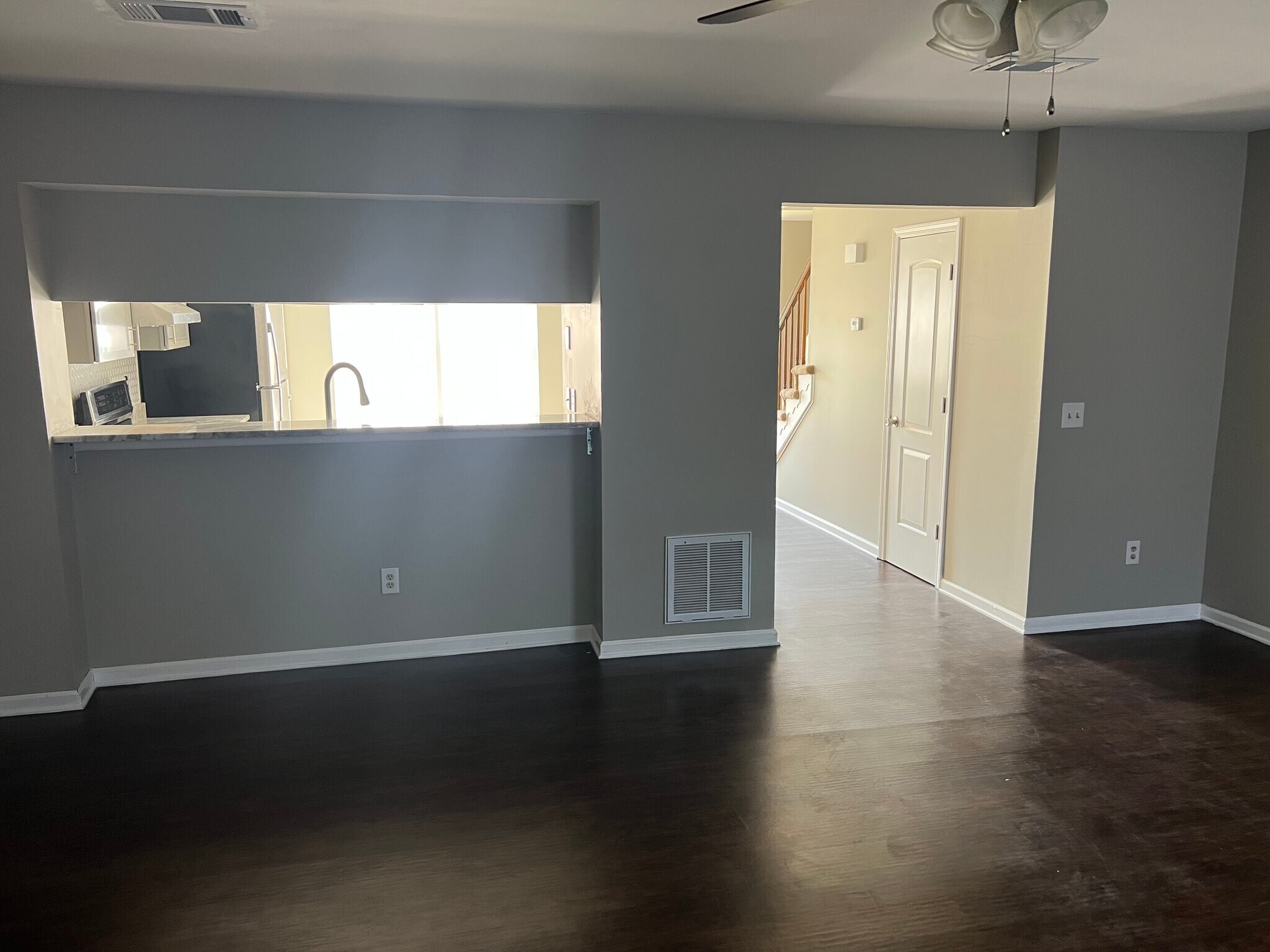 Building Photo - 522 Hollomon Dr