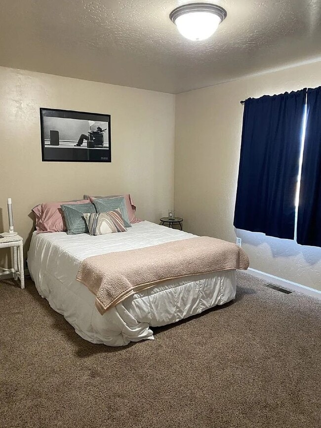 Building Photo - For Rent – 3 Bedroom Home in Silt