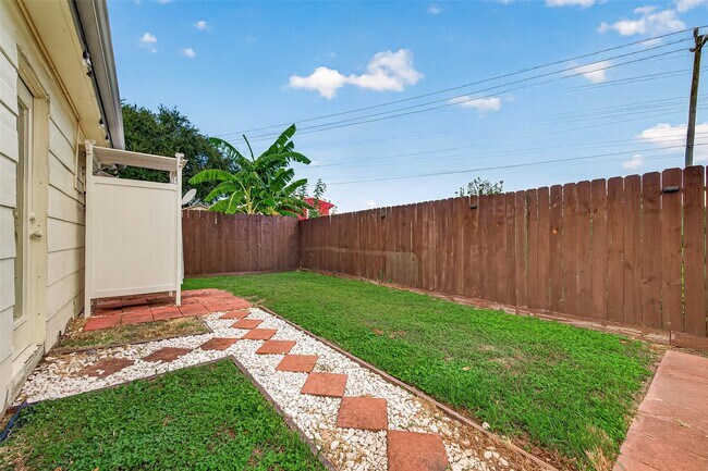 Building Photo - 14414 Ardwell Dr