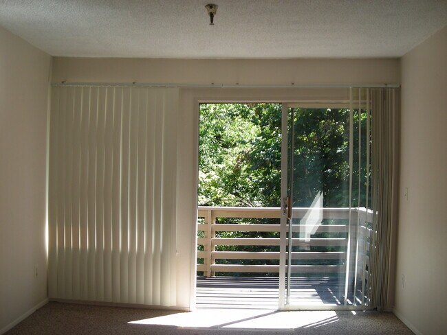 Building Photo - 2636 SW Beaverton Hillsdale Hwy